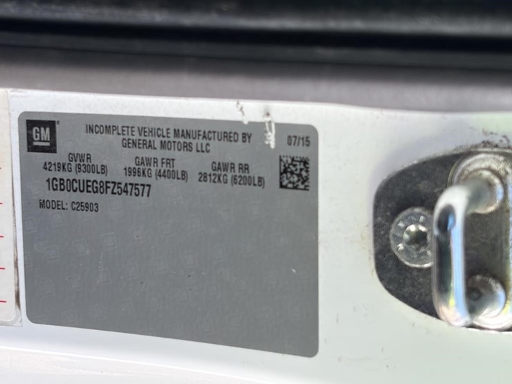 2015-chevrolet-2500-image-33