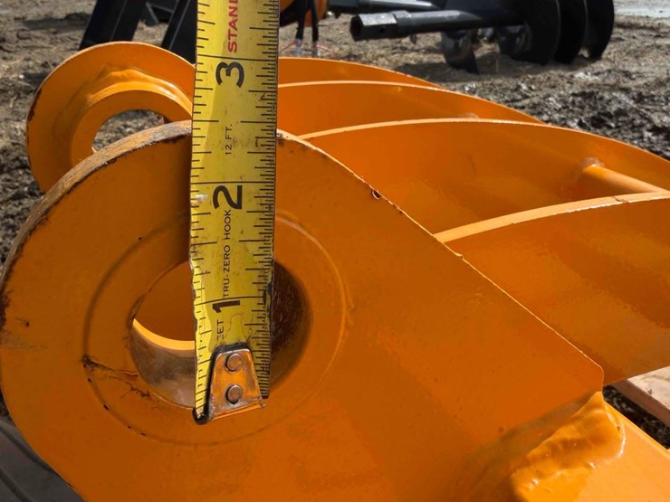 caterpillar-303-image-12