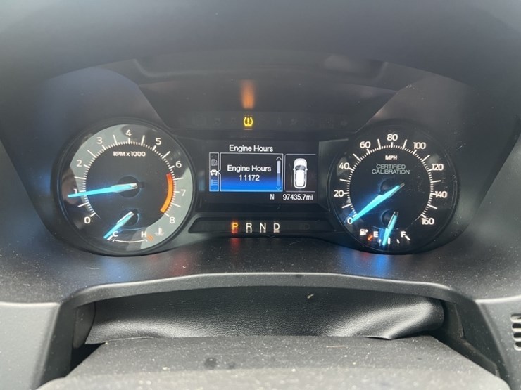 2016-ford-explorer-image-31