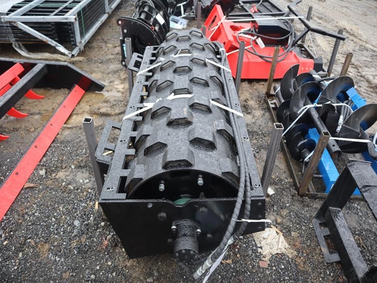 future-skid-steer-compactor-wheel-image-3