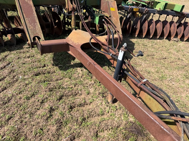 john-deere-630-image-17