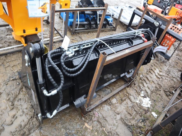 future-skid-steer-4-in-1-bucket-image-4