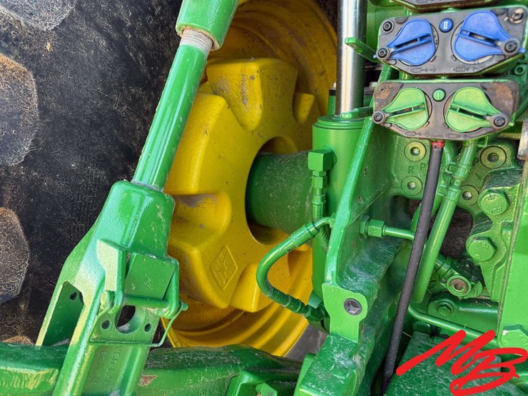 2021-john-deere-8r-370-image-14