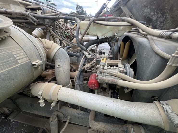 1993-ford-l8000-image-11