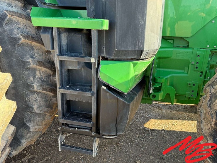 2021-john-deere-8r-370-image-21