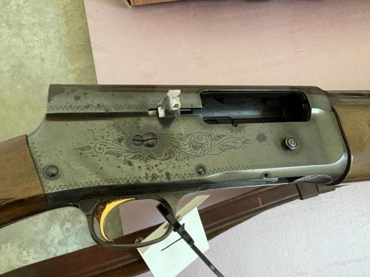 browning-auto-5-magnum-twelve-12ga-shotgun-image-5