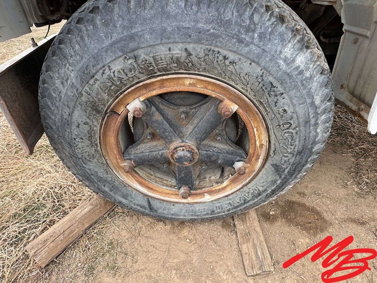 1977-international-1750-image-15