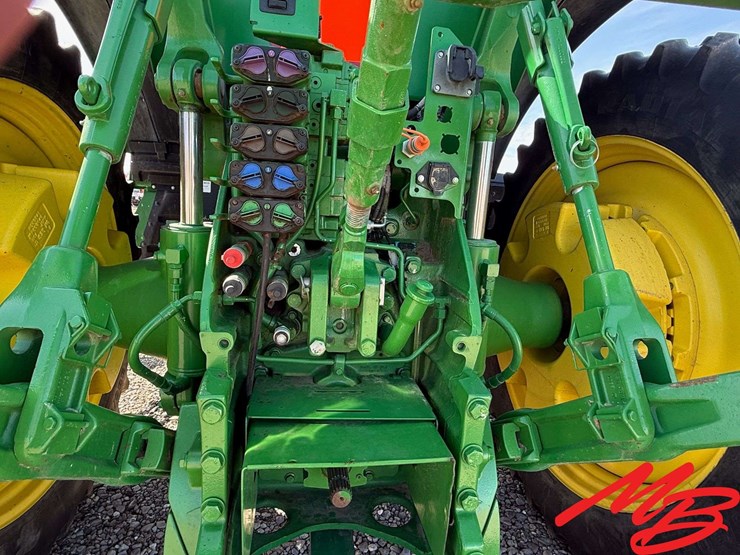 2019-john-deere-8270r-image-17