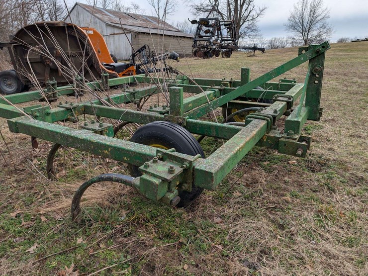 1975-p&m-11-foot-chisel-plow-image-4