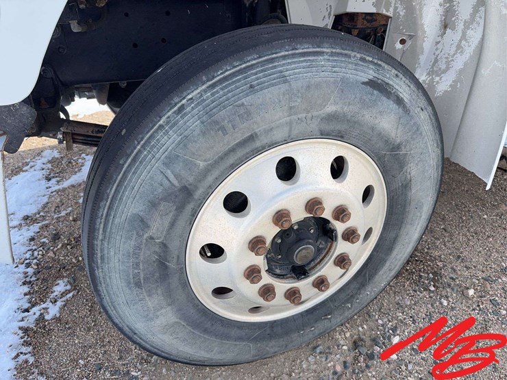 2002-sterling-m8500-image-10