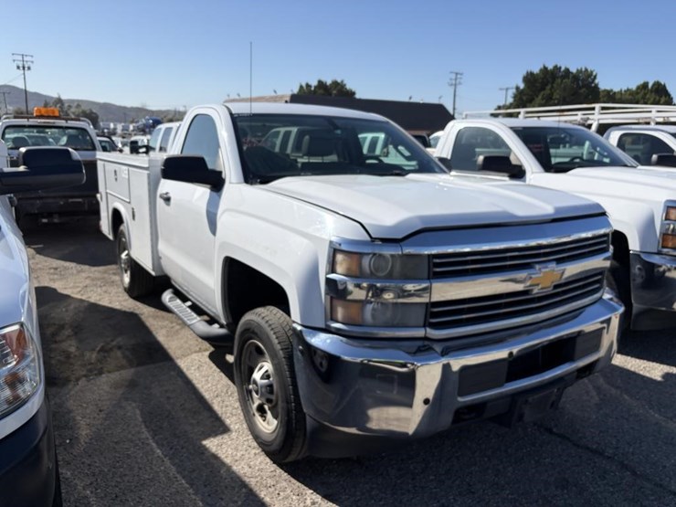 2015-chevrolet-2500-image-4