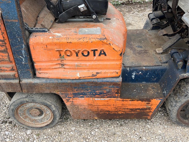 toyota-4000lb-forklift-image-8