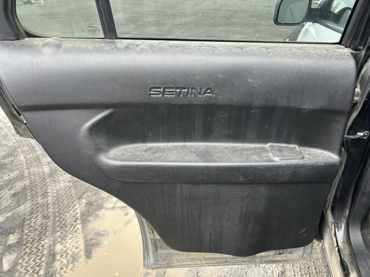 2016-ford-explorer-image-24