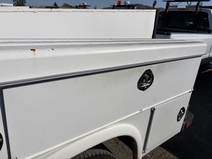 2012-chevrolet-2500-image-23