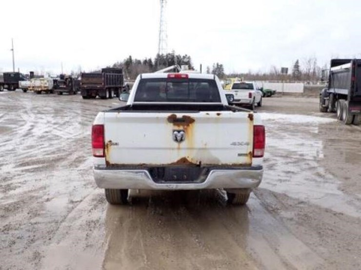 2013-ram-1500-slt-image-4