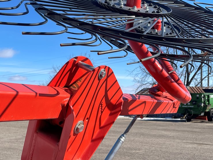 #1012-•-kuhn-(8)-wheel-speedrake-image-6