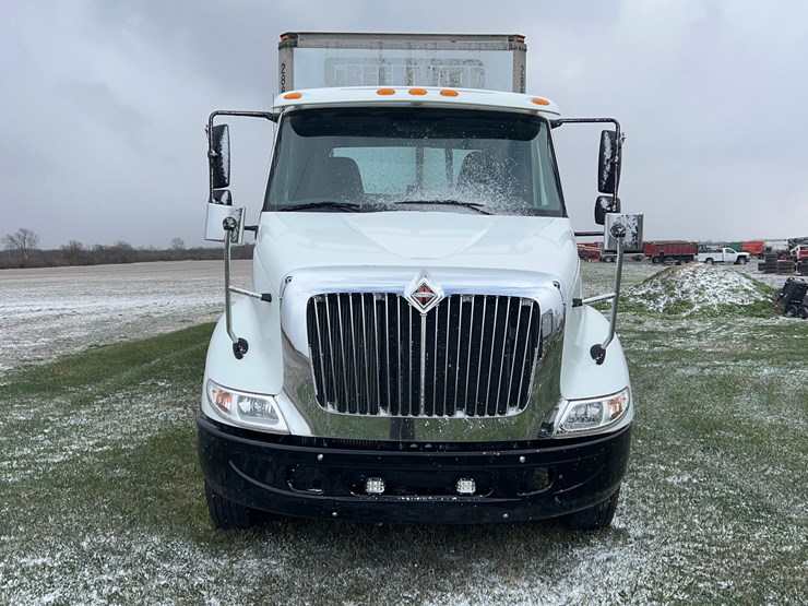 2005-international-8600-image-2