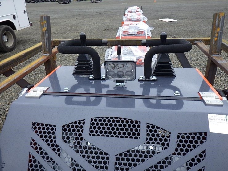 2026-tpm-t460-skid-steer-tracked-loader-image-11