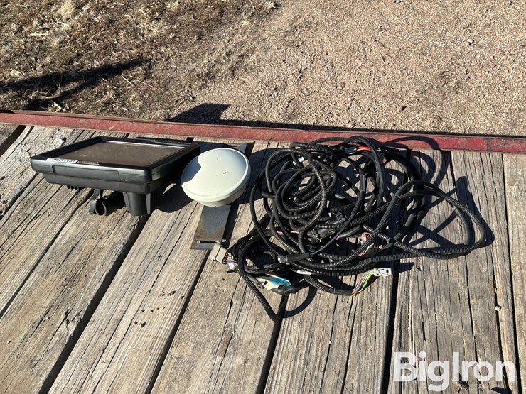 trimble-display-&-receiver-image-6