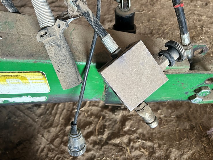 john-deere-1750-image-13