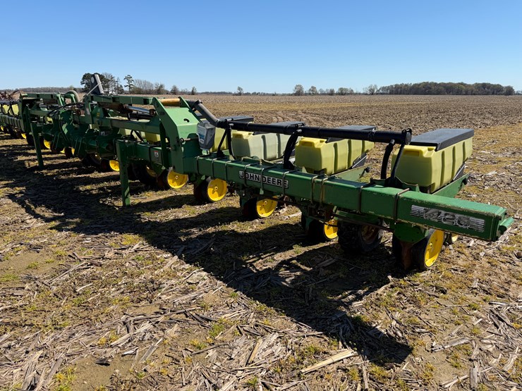 john-deere-1720-image-1