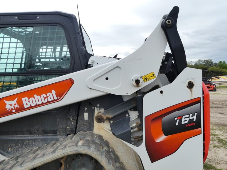 2023-bobcat-t64-image-7