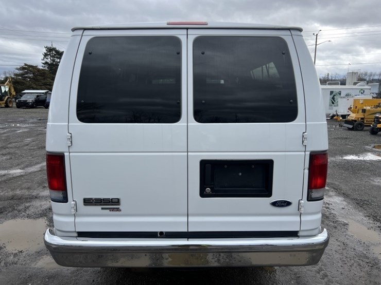 2008-ford-e350-image-5