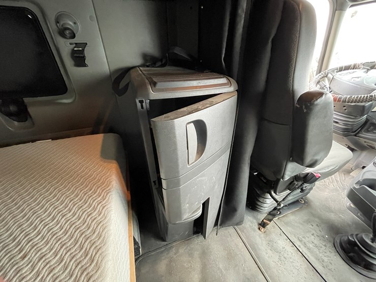 2016-international-prostar-image-36