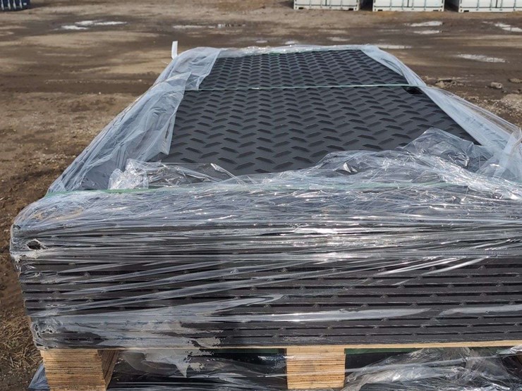 (15)-heavy-duty-mats---8'-x-4'-x-1/2"-thick-image-1