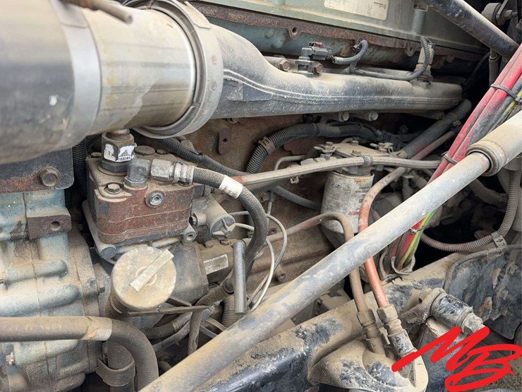 2005-freightliner-columbia-120-image-24