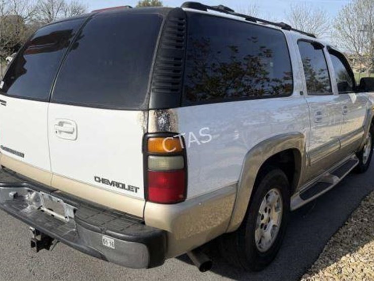 2001-chevrolet-suburban-image-6