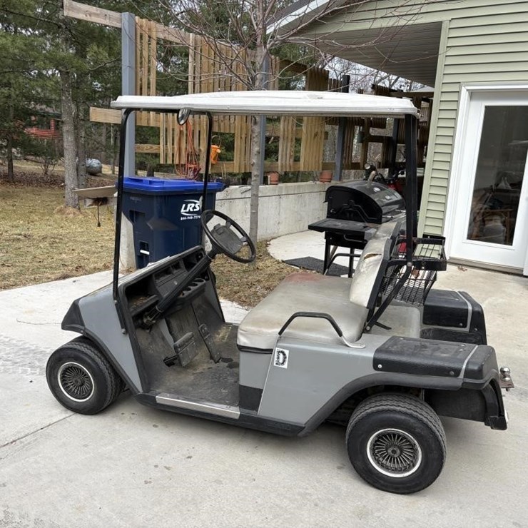 EZ-GO Gas Golf Cart