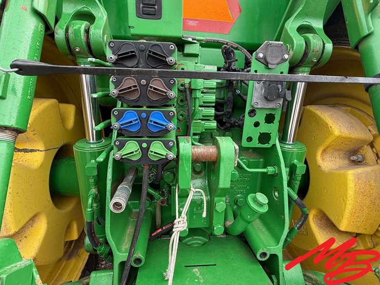 2012-john-deere-8285r-image-8