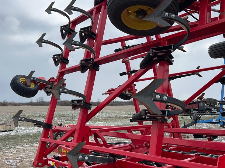 28.5'-sunflower-5035-field-cultivator-image-20