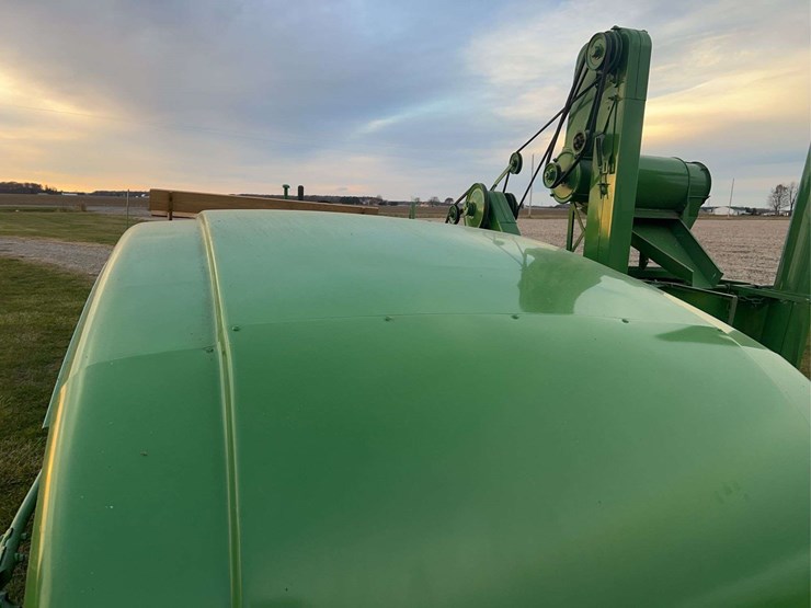 john-deere-no.-12a-pull-type-combine-image-42