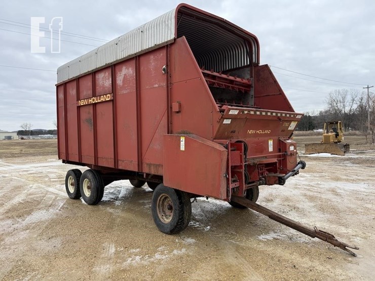 new-holland-816-image-3