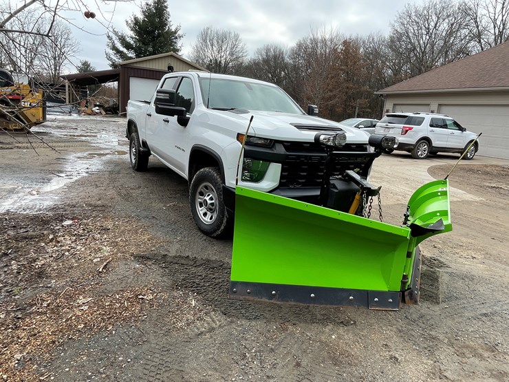 2020-chevrolet-2500hd-image-3