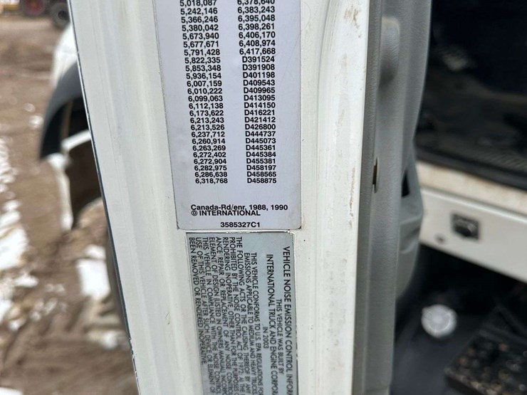 2004-international-7600-image-40