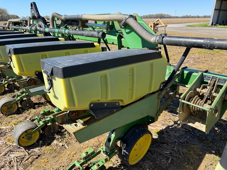 john-deere-1720-image-29