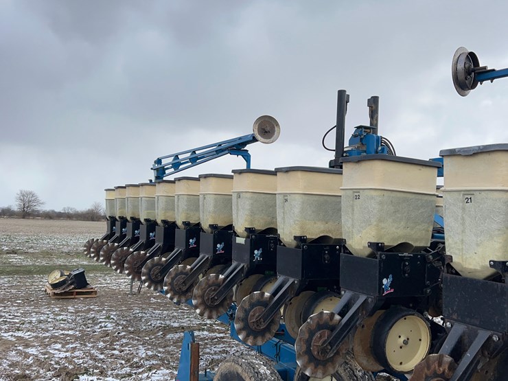 kinze-2600-image-25