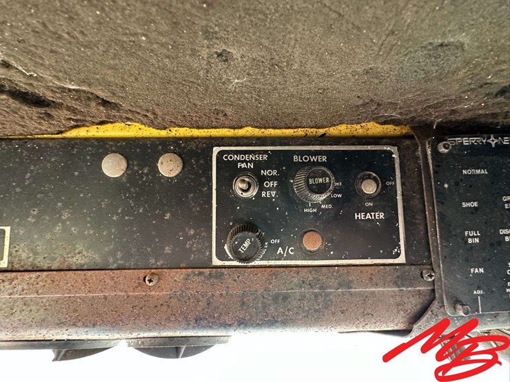 new-holland-70-image-52