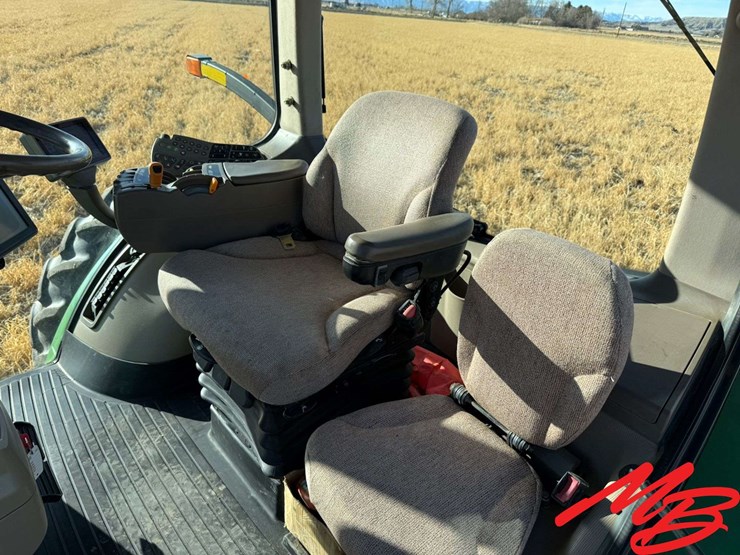 2010-john-deere-8245r-image-28