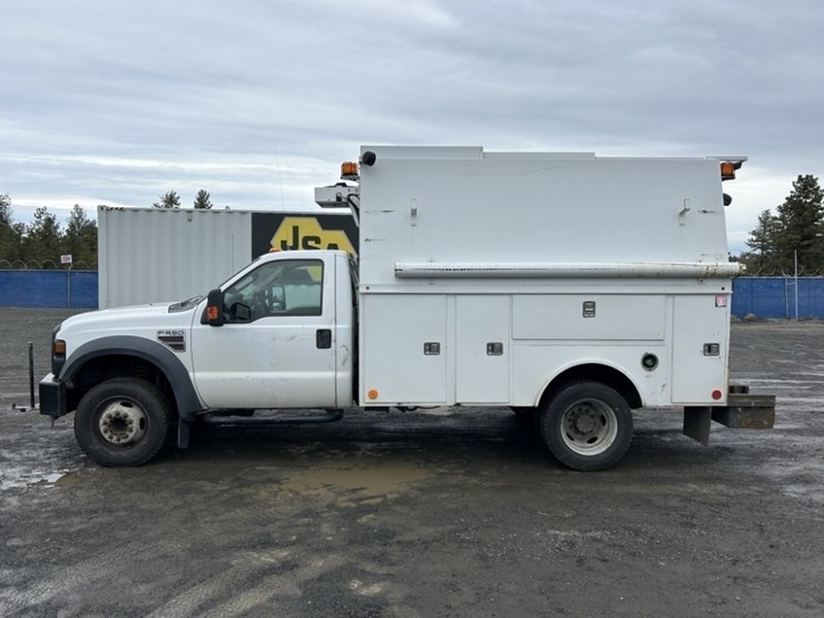 2010-ford-f550-xl-sd-image-2