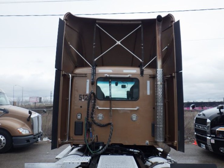 2022-kenworth-t680-image-12