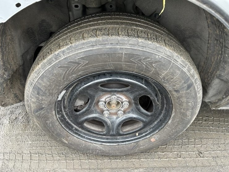 2020-ford-explorer-image-27