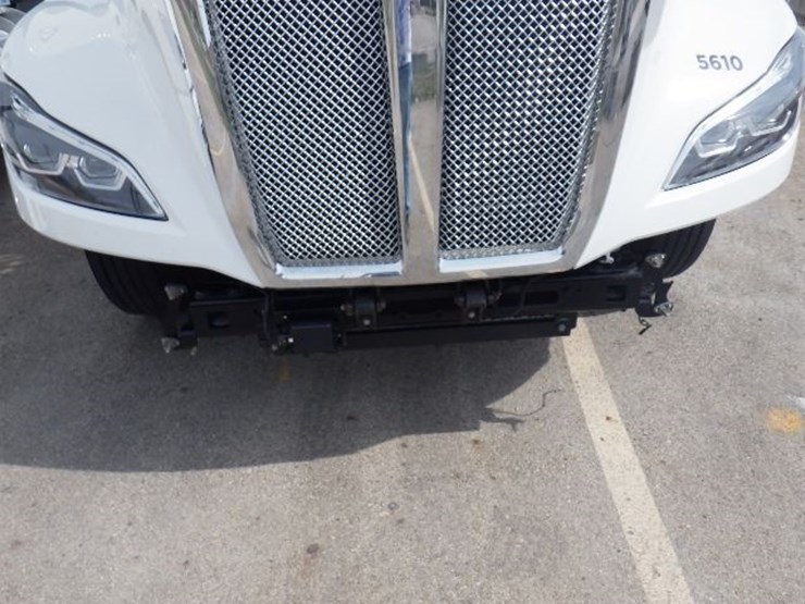 2024-kenworth-t680-image-3