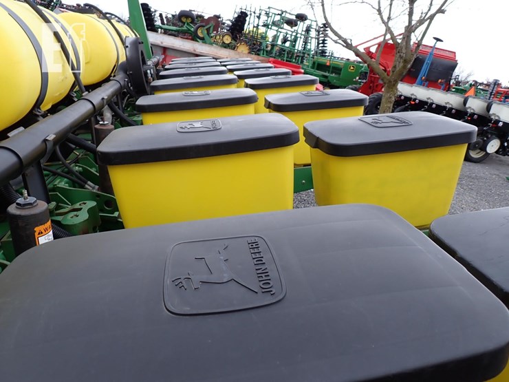 john-deere-1750-image-7