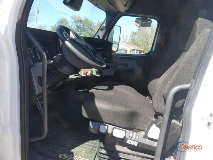 2023-freightliner-cascadia-116-image-13