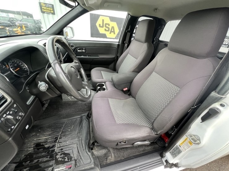 2012-chevrolet-colorado-image-26