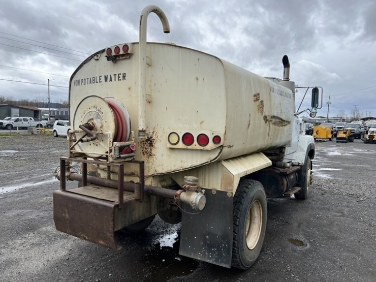 1993-ford-l8000-image-4